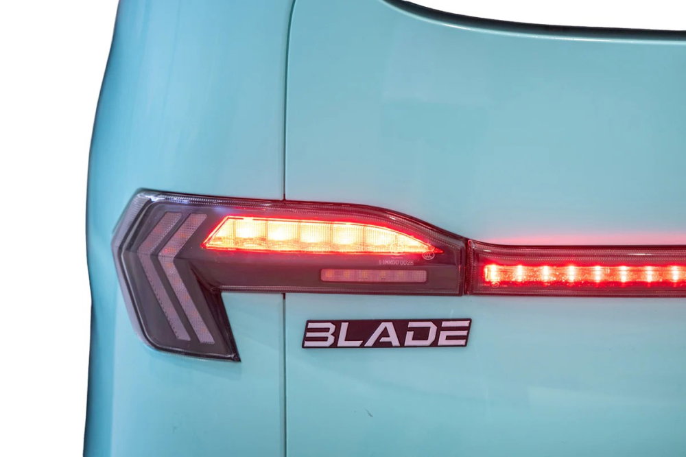 Masina electrica fara permis BLADE CITY Plus Verde-Alb cu aer conditionat [7]