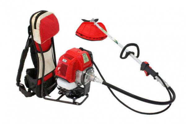 Motocoasa Micul Fermier tip rucsac GF-1550 4.76CP cu 7 accesorii [1]