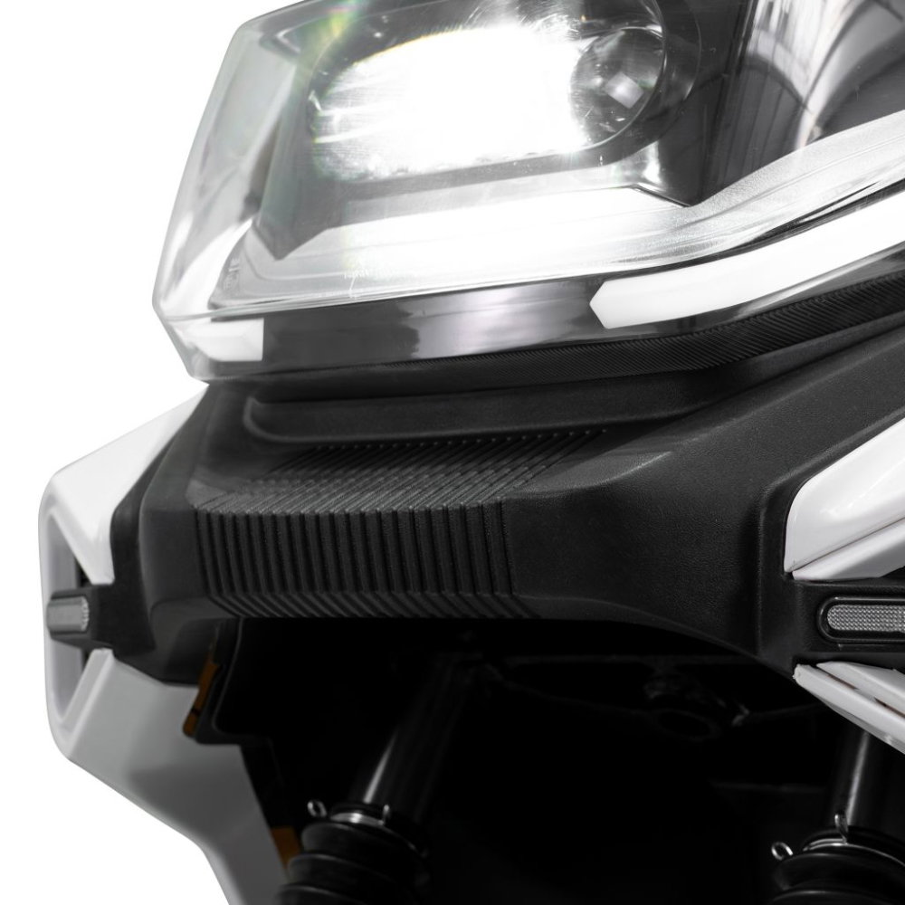 Scuter electric RURIS PILOT SX720A Alb, 2500W, baterie 72V 32Ah, autonomie până la 92 km [11]