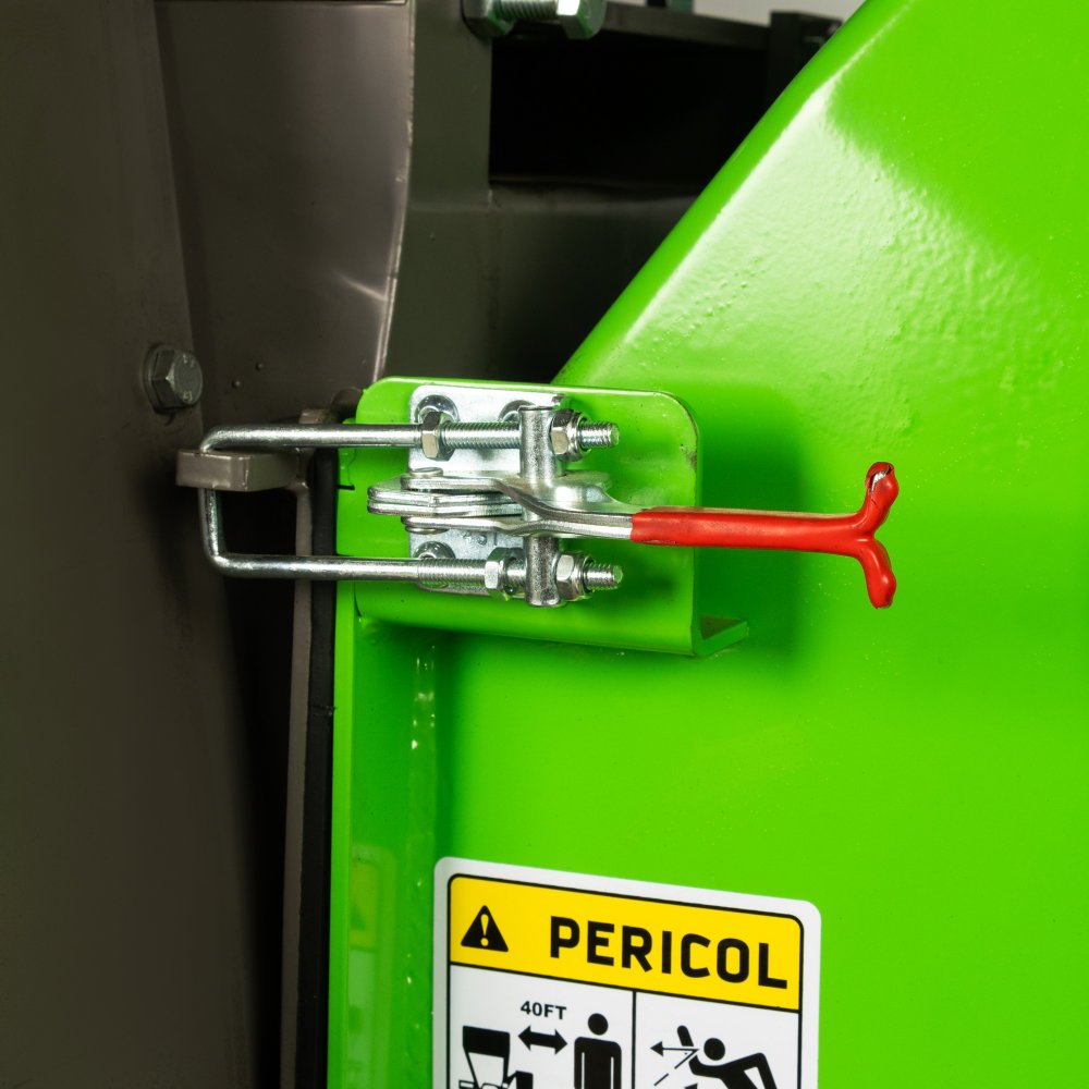 Tocator de crengi Micul Fermier, motor benzina 15 CP, cu carlig de remorcare, 150 mm diametru maxim de taiere, pentru rumegus [7]
