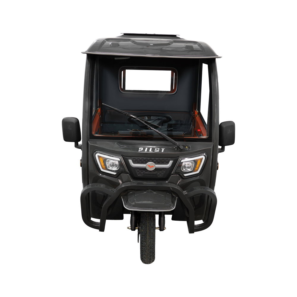 Triciclu electric cargo RURIS PILOT 4000C, cabină închisă, putere maximă 2500 W, autonomie 70-80 km, greutate suportată 500 kg [2]