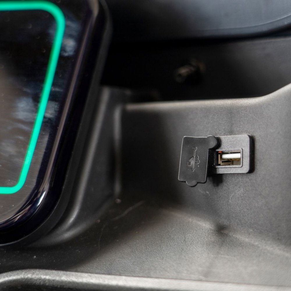 Triciclu electric cu cabina RURIS Pilot 3070N NEGRU fara permis, 2900W, viteza 25 km/h, autonomie 60 km [15]