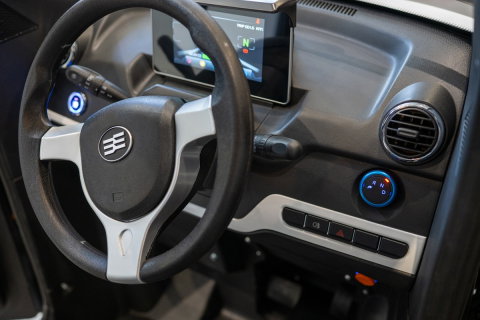 Masina electrica fara permis BLADE CITY Plus Alb-Negru cu aer conditionat [10]