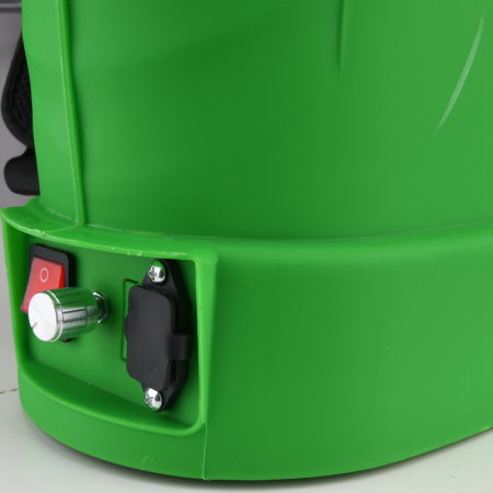 Pompa de stropit cu acumulator Micul Fermier 18L [6]