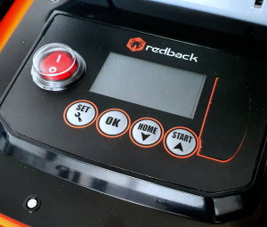 Redback RM24A-15, robot pentru tuns gazonul, acumulator 4Ah, latime taiere 24cm, max. 1500m2 [3]