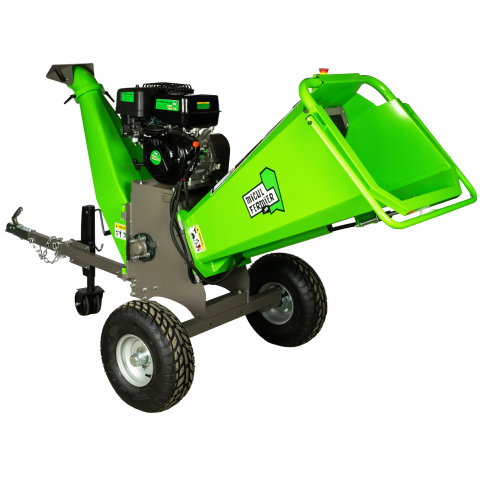 Tocatoare crengi si furaje - Tocator de crengi Micul Fermier, motor benzina 15 CP, cu carlig de remorcare, 150 mm diametru maxim de taiere, pentru rumegus