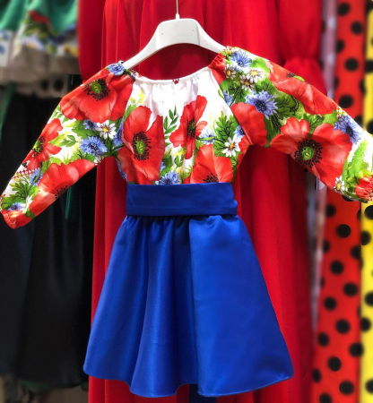 Момичета - Rochita cu motive traditionale cu Maci 5