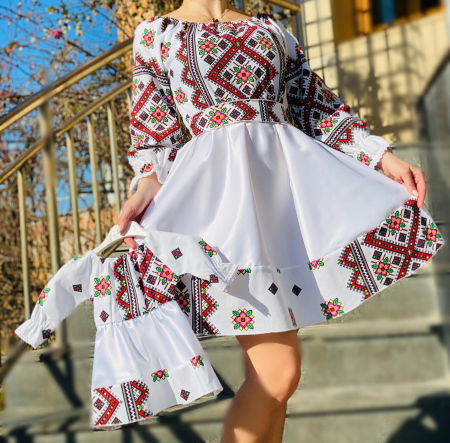 Момичета - Рокля с изящен дизайн Laura 9