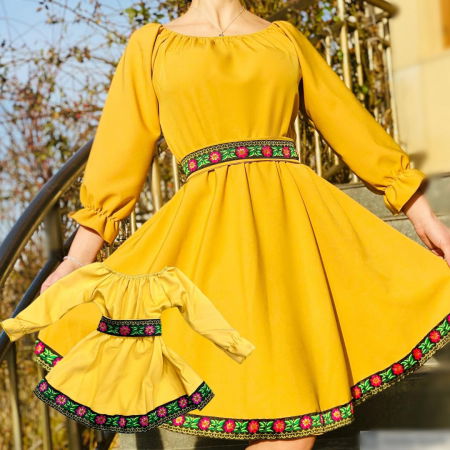 Момичета - Rochita stilizata cu motive traditionale Andreea 3