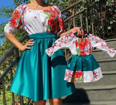 Момичета - Rochita traditionala stilizata cu Maci 14