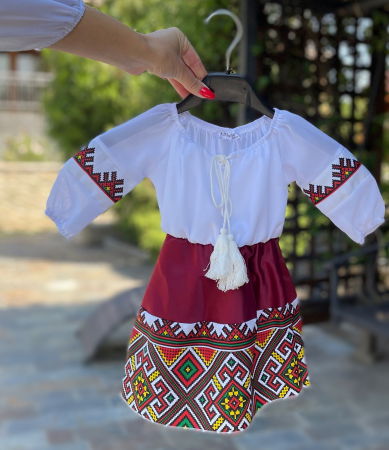 Момичета - Rochita stilizata cu motive traditionale Laura 10