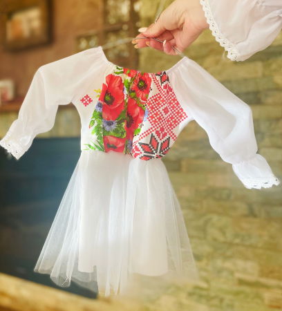 Момичета - Rochita traditionala stilizata cu Maci 13