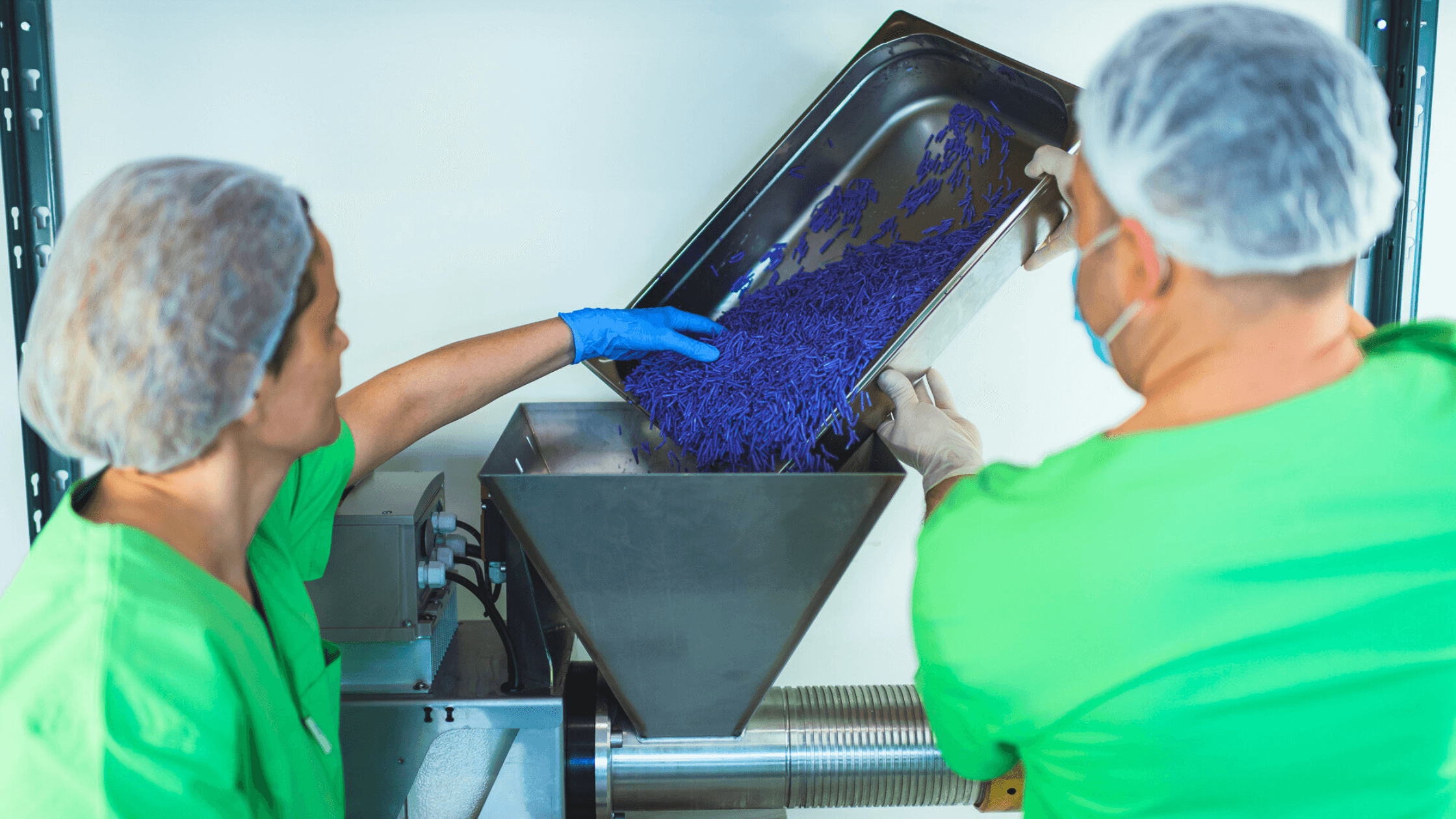 Ingrediente Naturale pentru Săpun – Povestea și Testele din Atelierul Servus