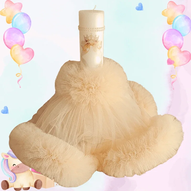 Trusouri si Lumânări decorate Botez - Lumânare Botez Artizanală Rochiță Lebădă cu Tulle Crem