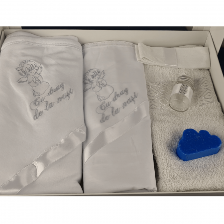 Trusouri si Lumânări decorate Botez - Trusou pentru botez brodat cu ingeras gri