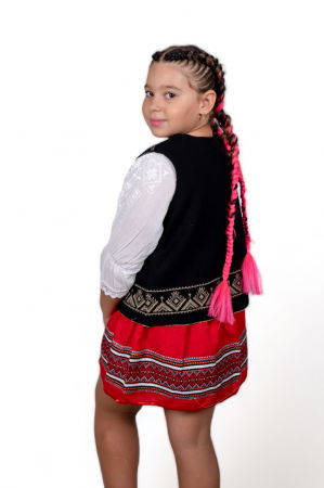 Vesta traditionala fetite Alina [2]