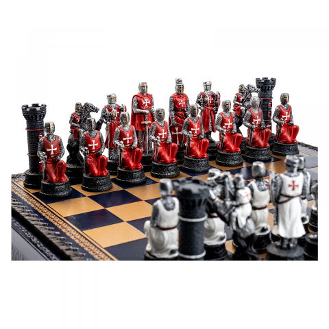 Combo Seturi - Set sah cu piese tematice Templierii cu tabla si cutie imitatie piele