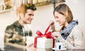 Cele mai trasnite cadouri de 8 martie pentru femeile din viata ta