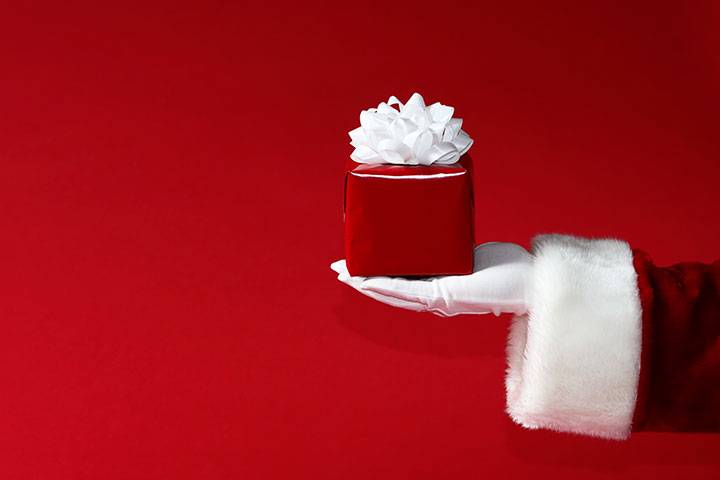 Top 10 cadouri Secret Santa obraznice. Fara perdea. Doar mister