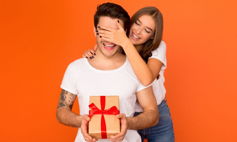 Cadouri zile de nastere barbati: Cum sa alegi in functie de pasiunile lui?