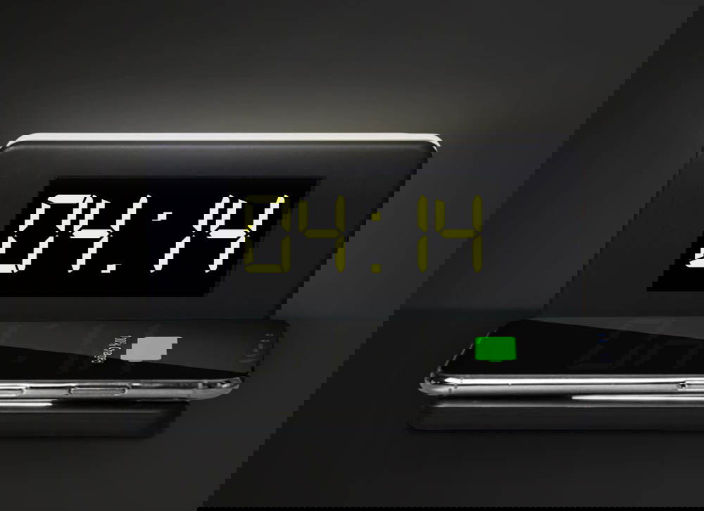 Ceas-cu-incarcator-wireless-1.jpg-2871-6029