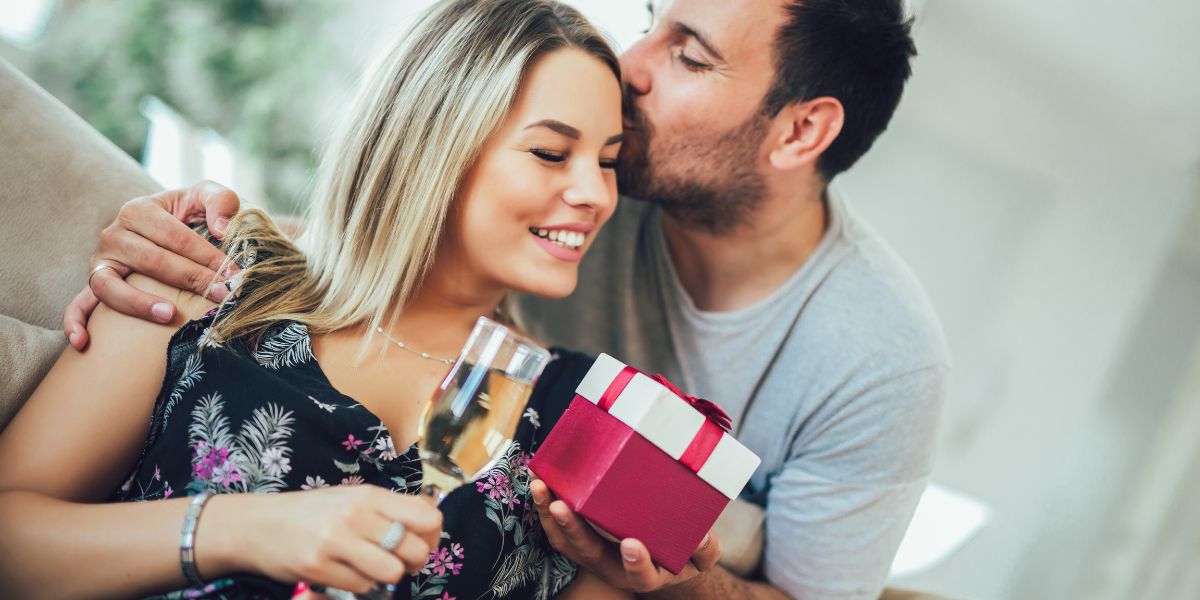 Cum te pregatesti de ziua ei de nastere - Ghid complet de idei cadouri femei zi de nastere