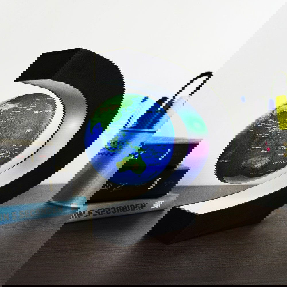 Glob pamantesc magnetic plutitor cu iluminare LED. C-Shape