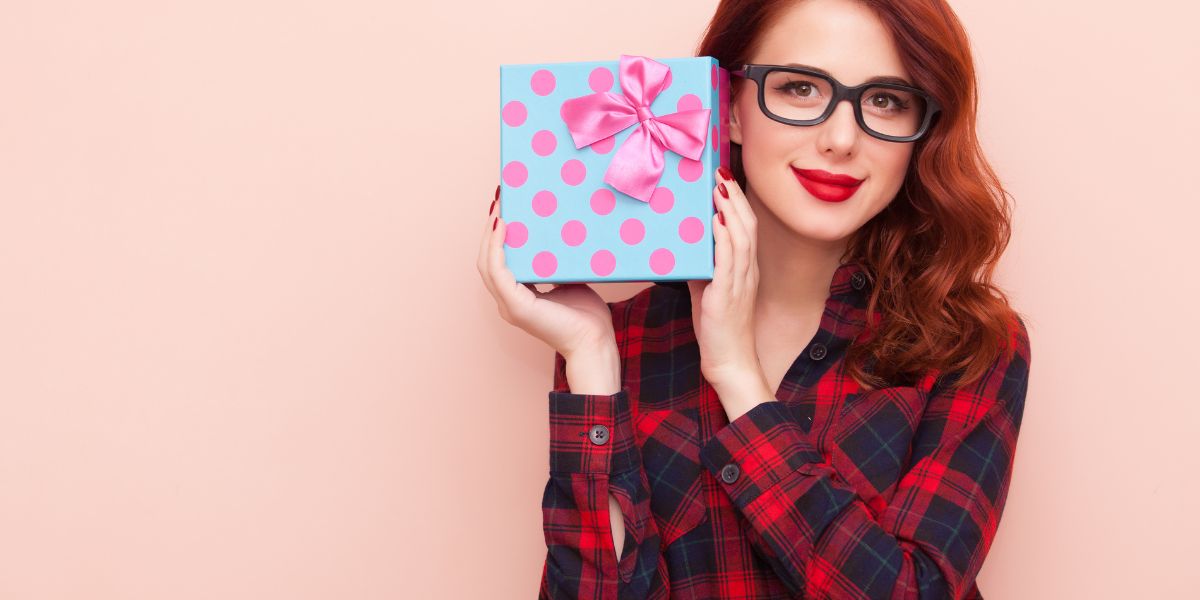 Idei cadouri femei 20 de ani - asa o poti impresiona