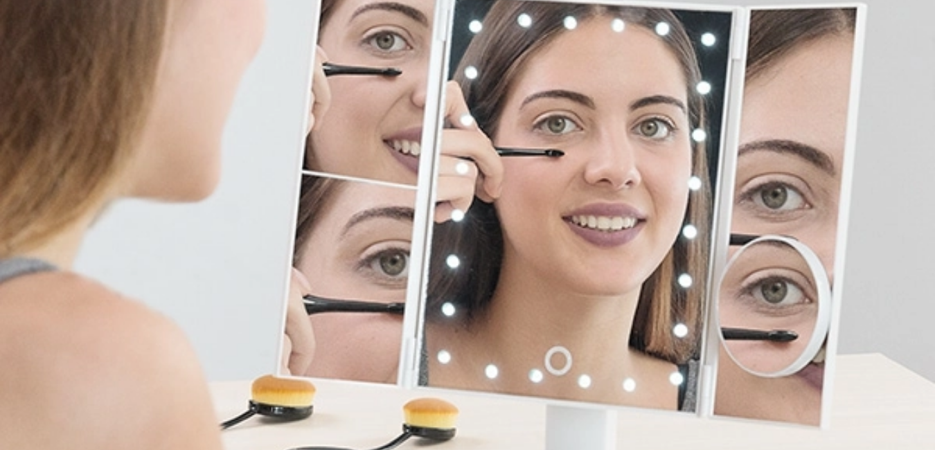 Oglinda Make-up. Cel mai inspirat cadou de frumusete