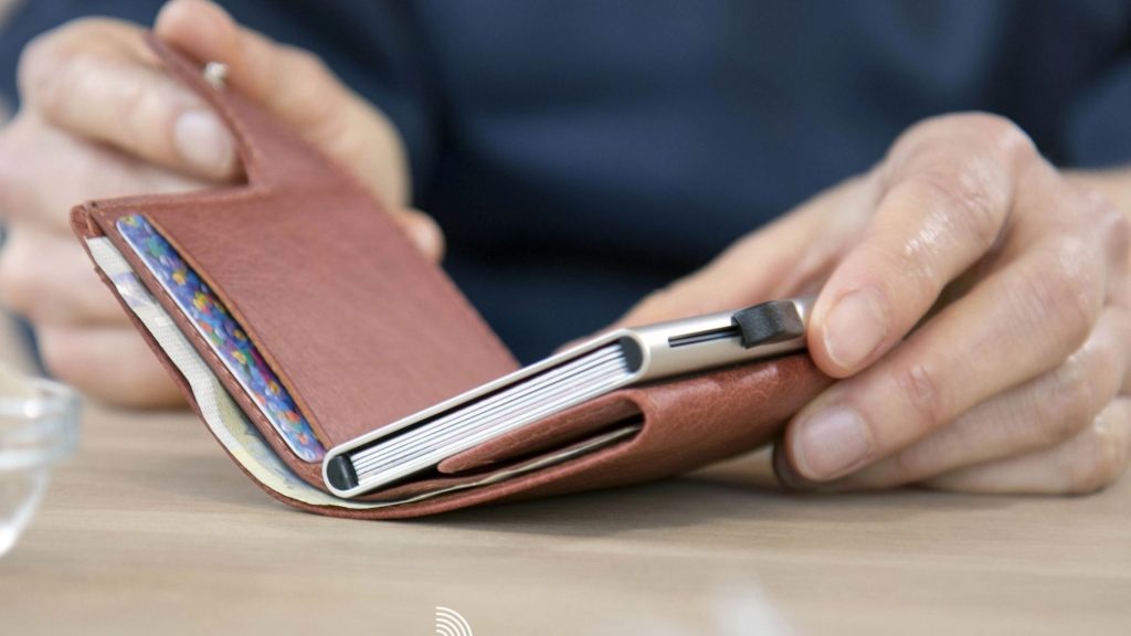 portofel-carduri-rfid-1024x576