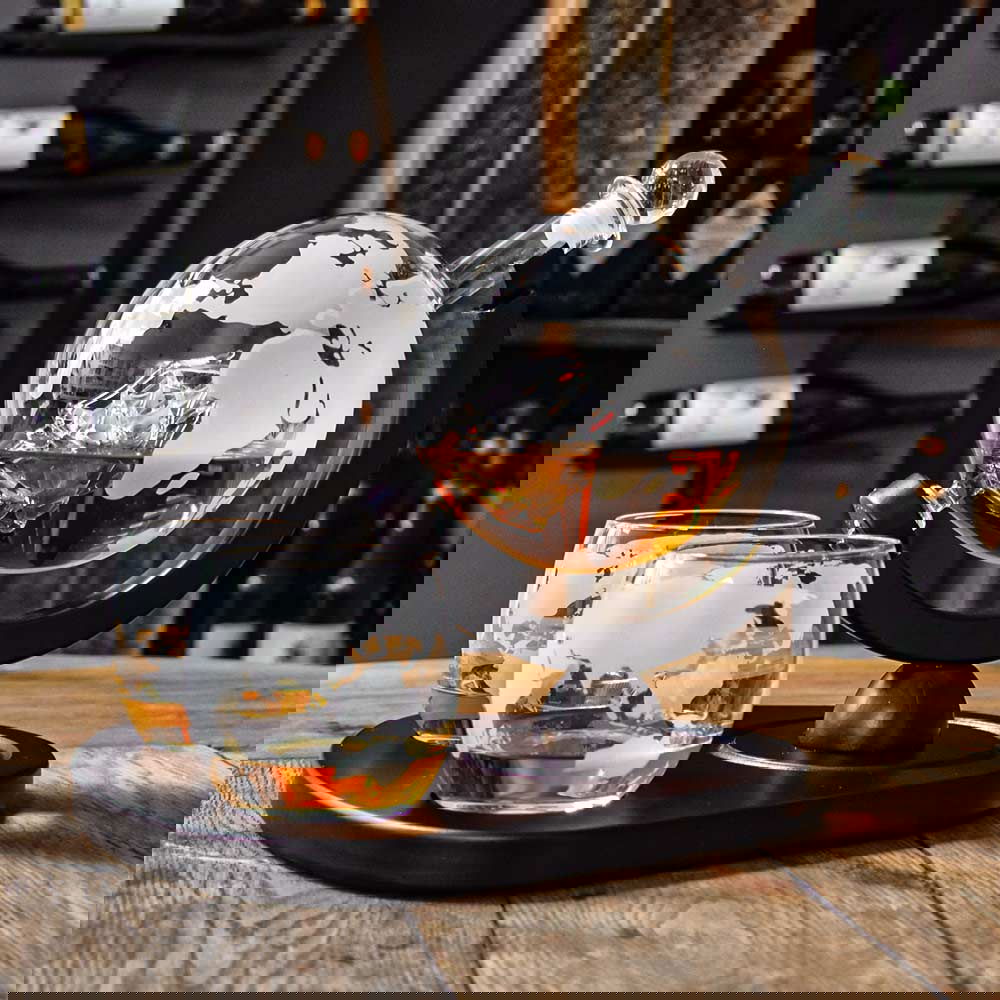 Set cadou decantor Glob Pamantesc cu doua pahare Deluxe