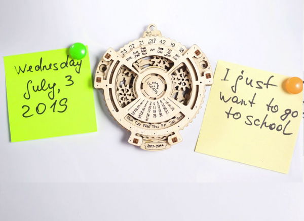 Calendar Steampunk din Lemn Ugears [2]