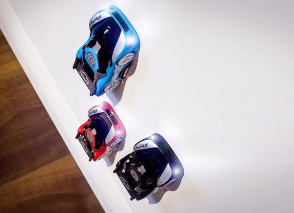 Masinuta care urca pe pereti de culoare Rosie [3]