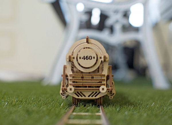 Puzzle 3D Locomotiva cu Aburi si Vagon din Lemn Ugears [10]