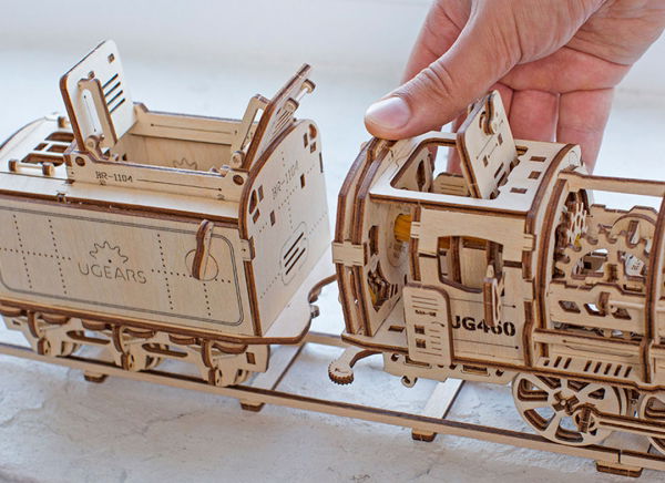 Puzzle 3D Locomotiva cu Aburi si Vagon din Lemn Ugears [25]