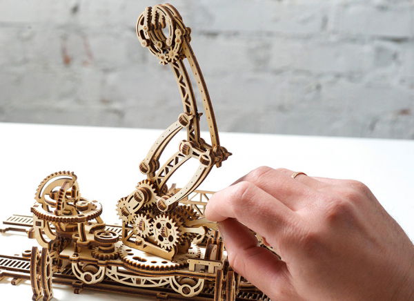 Puzzle 3D Macara pe Sine din Lemn Ugears [23]