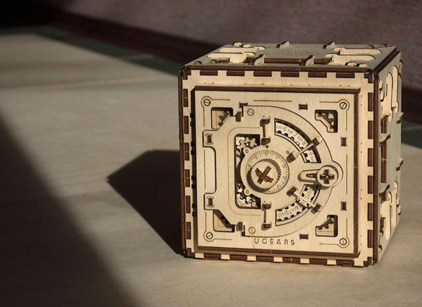 Puzzle 3D Seif din Lemn Ugears [11]