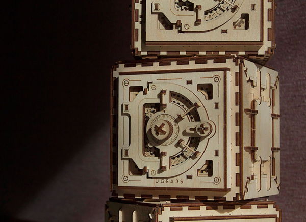 Puzzle 3D Seif din Lemn Ugears [26]