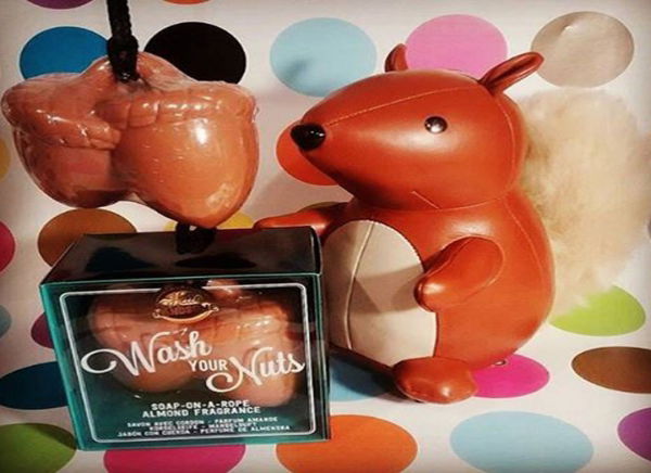 Sapun: Spala-ti momitele, frumosule! [6]