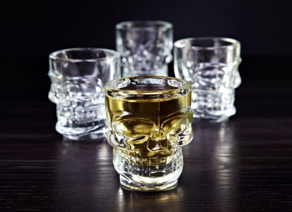 Set 4 pahare shot Craniu [1]