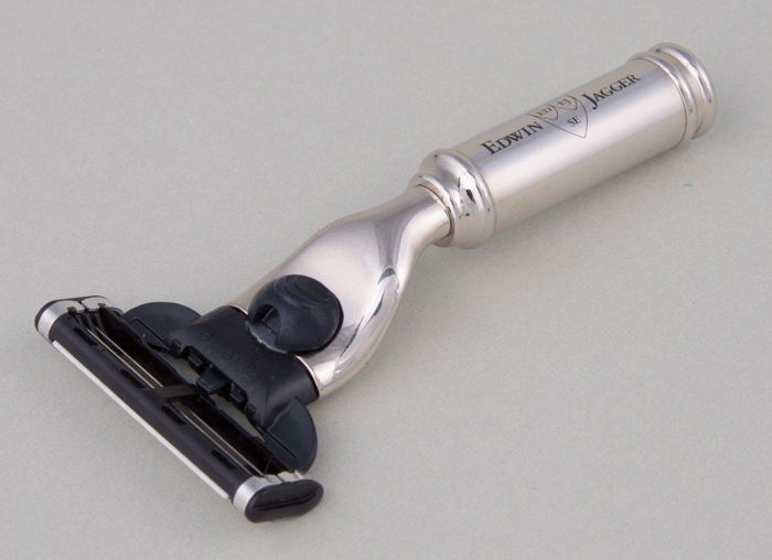 Set cadou de calatorie cu Aparat de Ras cromat cu lama Gillette Fusion Proglide Edwin Jagger [4]