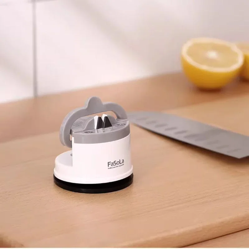 Ascutitor de cutite manual, cu baza antialunecare [2]