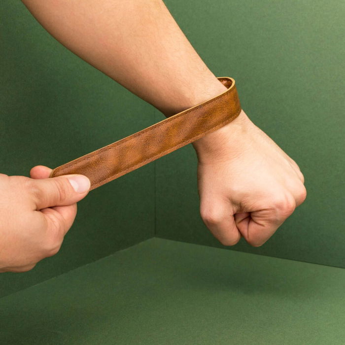 Bratara calatorului, cu USB built-in [3]