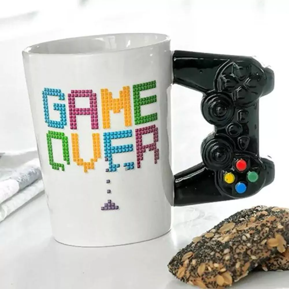 Cana amuzanta Game Over cu toarta consola [1]