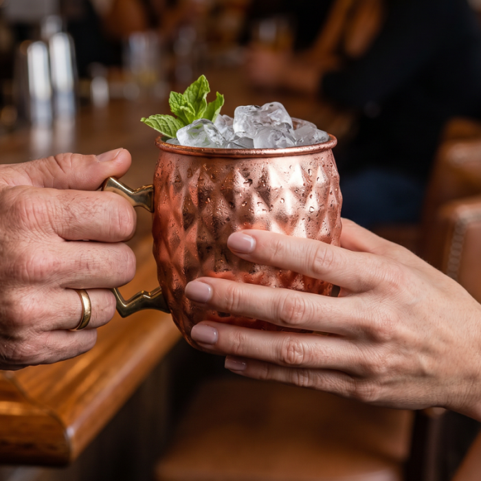 Cana Moscow Mule din cupru texturat, pahar cocktail premium cu maner [1]