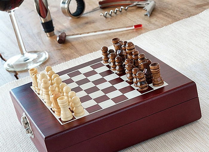 Caseta Deluxe de sah si set accesorii vin [2]