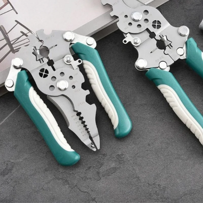 Cleste universal multifunctional cu 18 functii, pliabil [6]