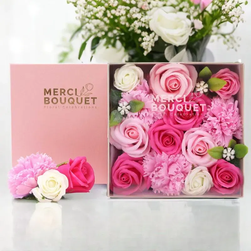 Cutie Cadou cu Flori de Sapun Blessings [1]