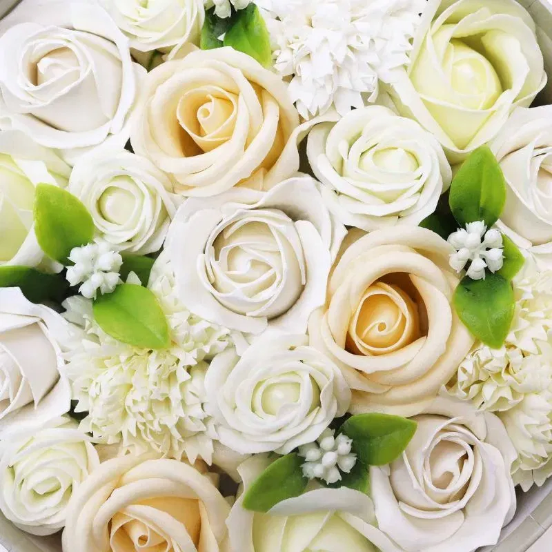 Cutie Cadou cu Flori de Sapun Ivory [2]