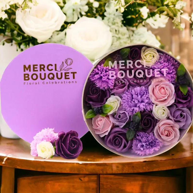 Cutie Cadou cu Flori de Sapun Lavanda [1]